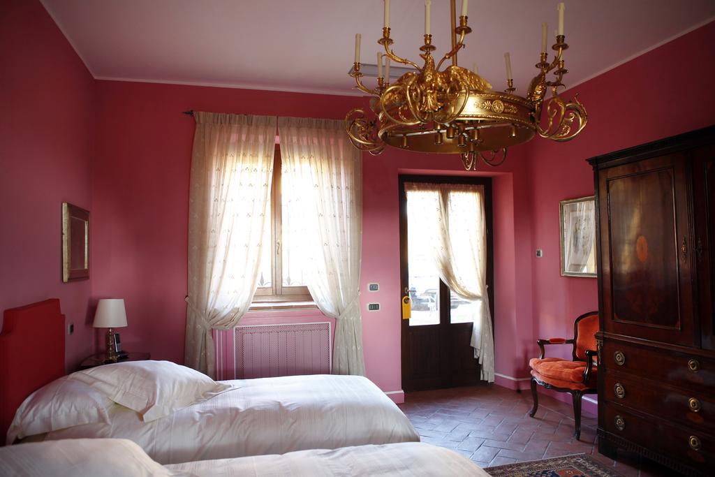 La Torre Dei Canonici Lumellogno 部屋 写真